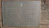 Gedenkplakette Heinrich Harrer
